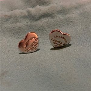 Mini “Return to Tiffany & Co.” heart earrings